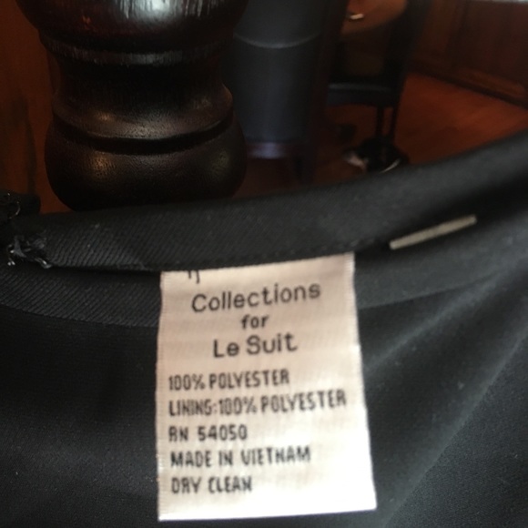 Guess - Picture 2 of 2